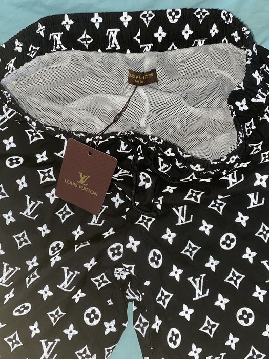 Sort de Baie Louis Vuitton