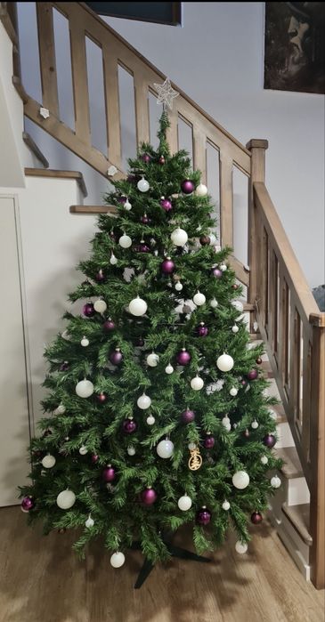 Vand brad Craciun artificial