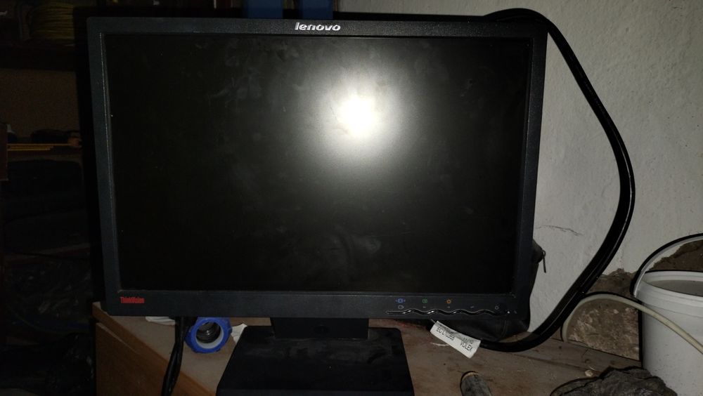 Монитор   lenovo