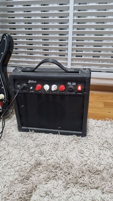 Продам электро гитару