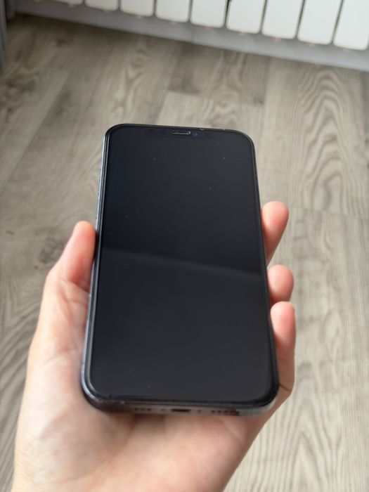 Продам айфон 12 про