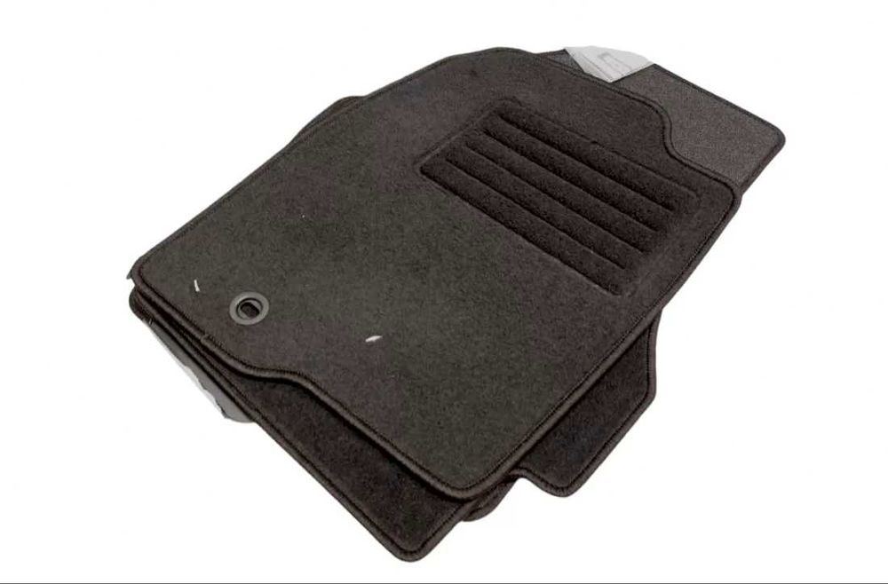Гумени и Мокетни стелки за всички модели автомобили – 4 бр. комплект