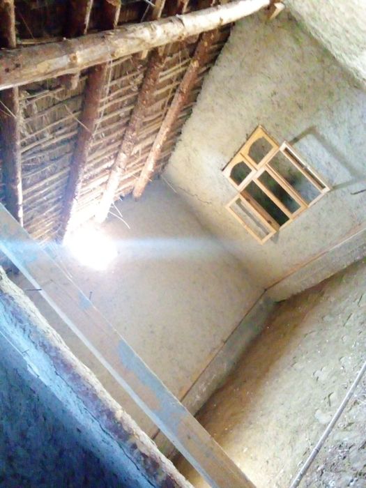 Uchastka sotiladi tez va arzon