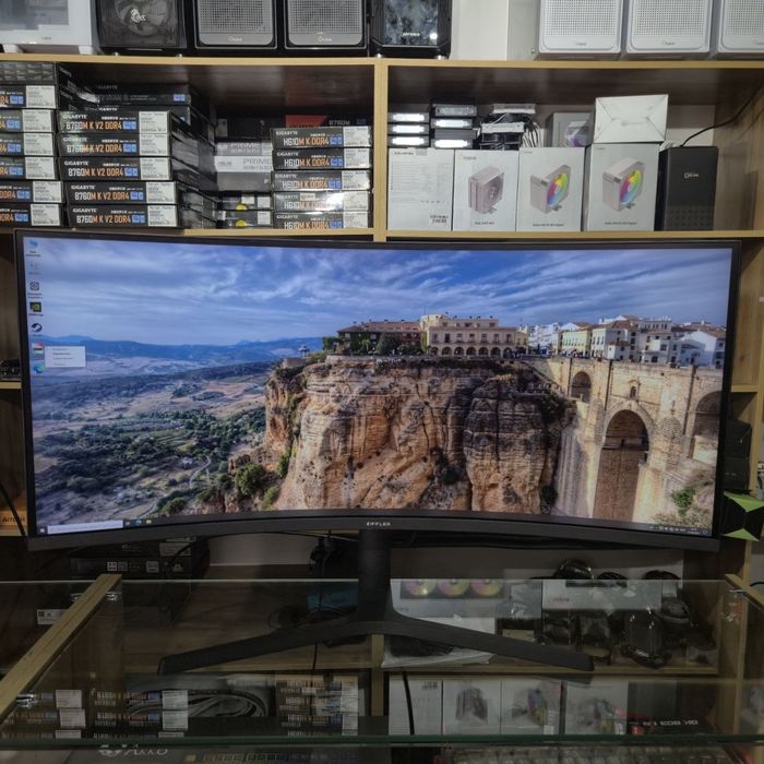 Gaming Monitor 34" 3K 165hz