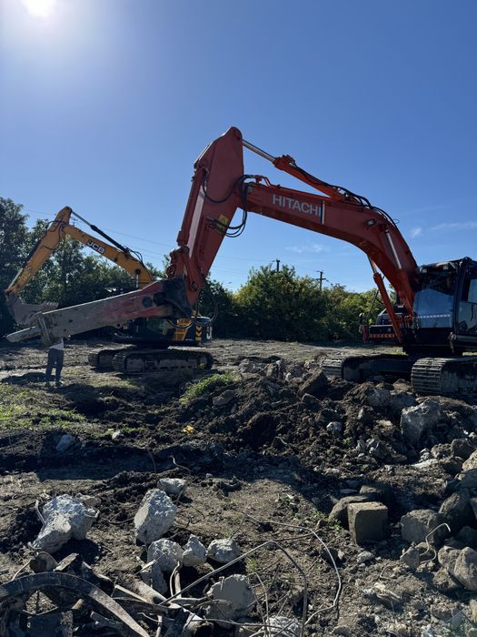 Inchriem excavator cu operator