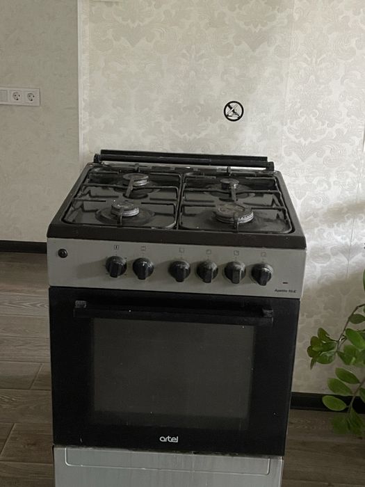 Газплита продаю 4 х компортный б/у