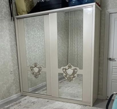 Продается спальный шкаф