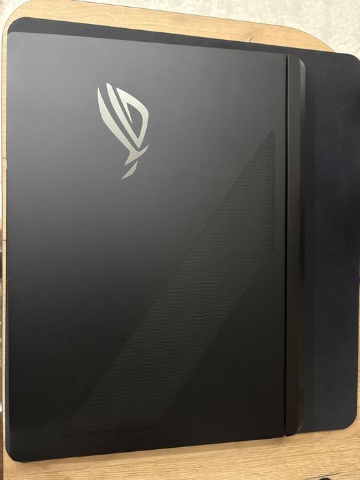 Asus ROG Strix SCAR 18 (2025)
