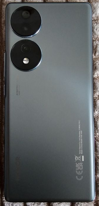Продам смартфон Honor 70