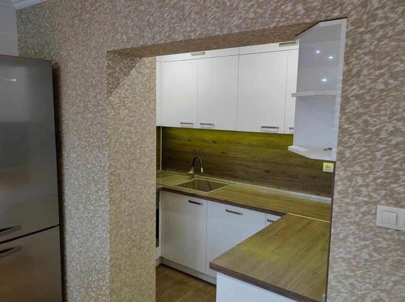 Дава се под наем Тристаен апартамент в Пловдив, Прослав - 150 кв.м за 500 € - Снимка #2