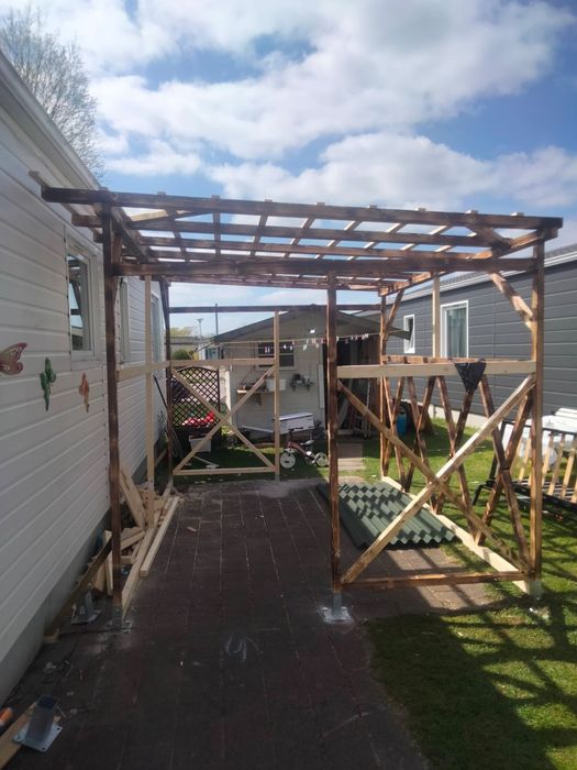 Къщи, метални и дървени конструкции, халета. Строителна дейност!