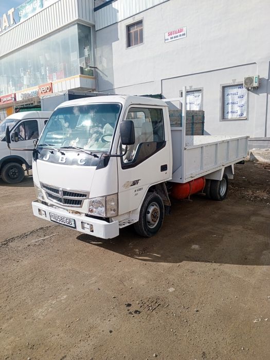 JBC yuk mashina sotiladi