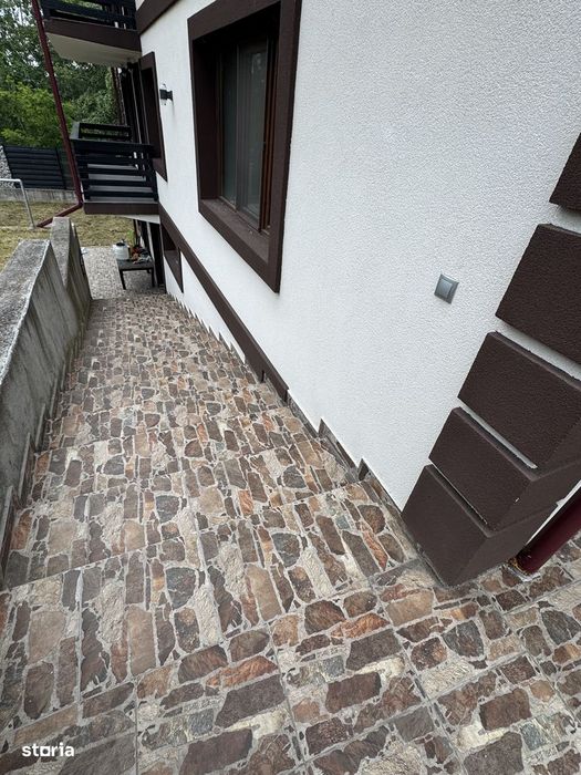 casa vilă de vânzare la 8km de Râmnicu Vâlcea