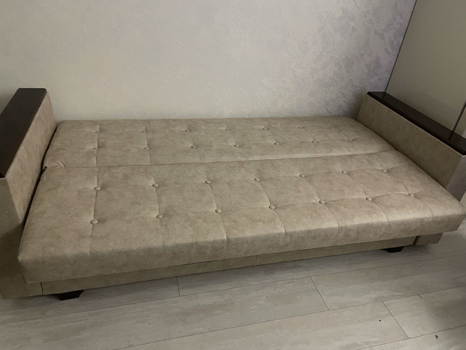 Продам диван книжка новый