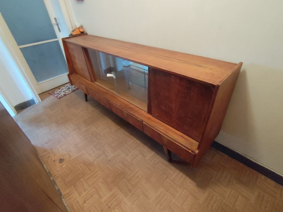 Диван двуместен винил, скрин и tv шкаф