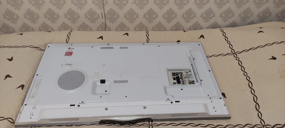 Продам телевизор LG