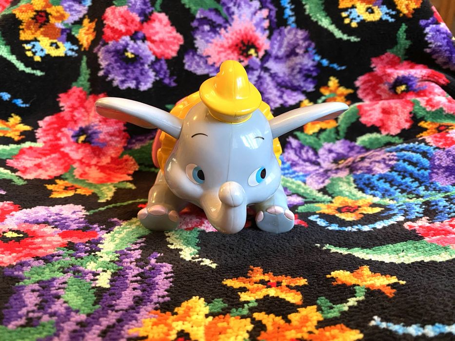 Слоненок Дамбо карандашница