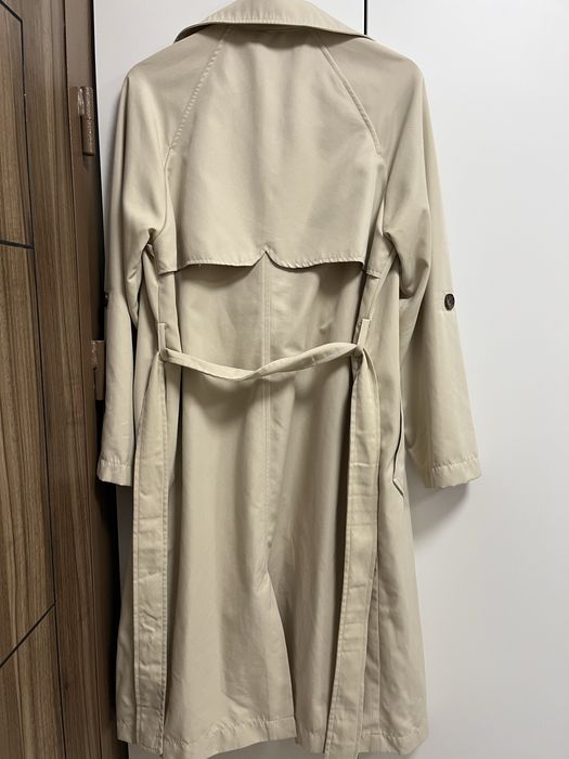 Дамски тренчкот Stradivarius