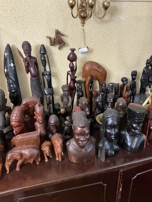 Statuete  și măști africane