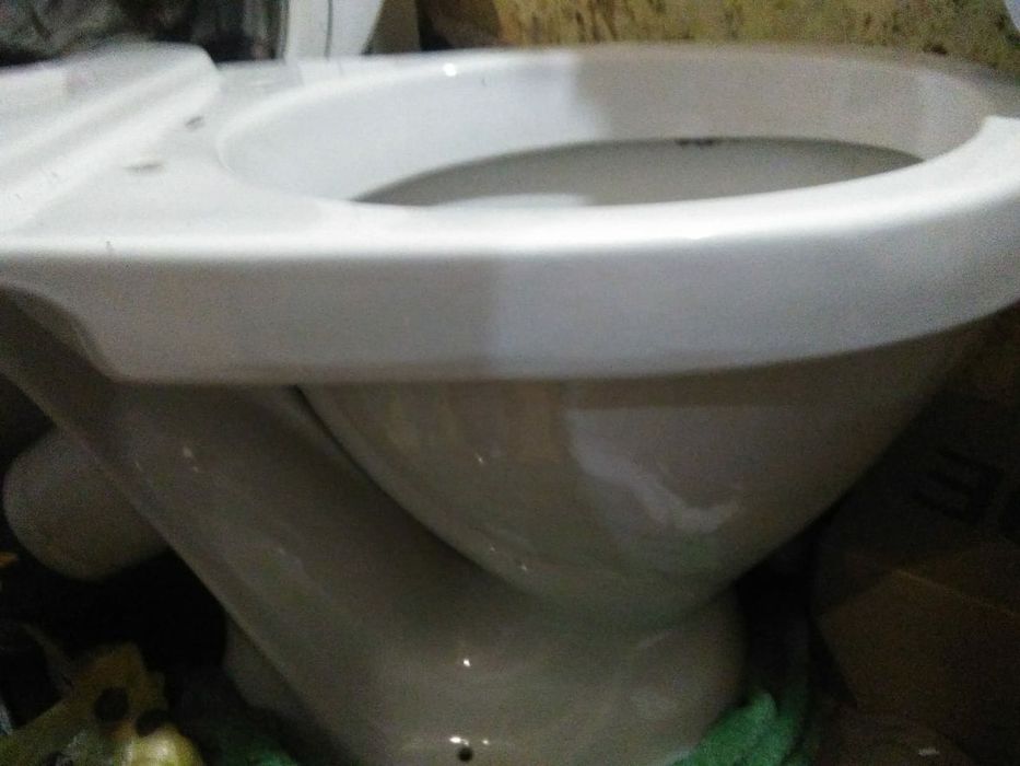 Продам раковину с тюльпаном унитаз