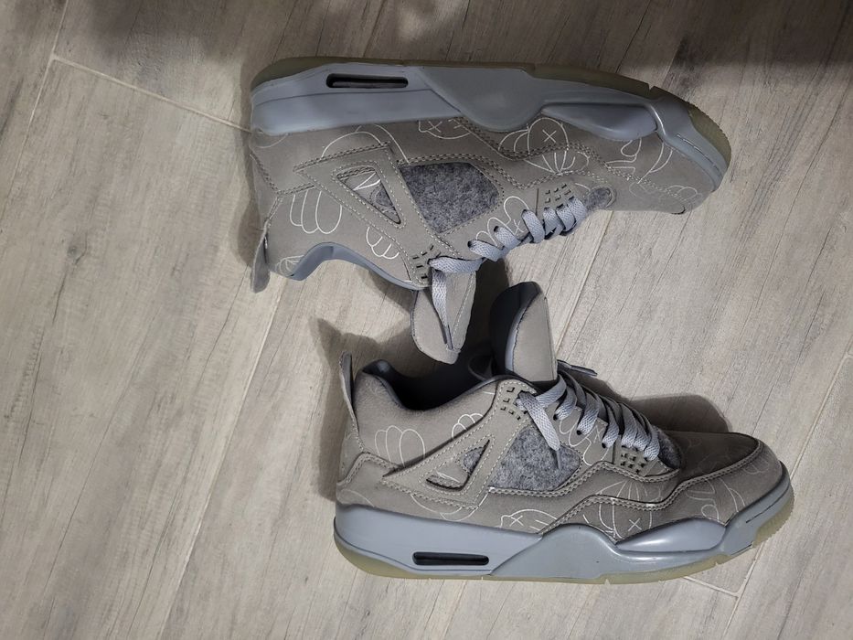 Jordan 4 kaws, noi