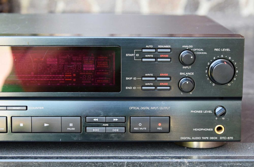 DAT Sony DTC-670, deck player