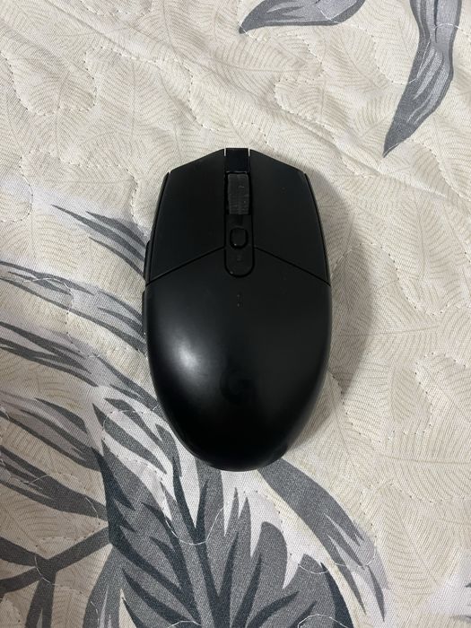 Продается беспроводная мышка logitech g304 в хорошем состоянии