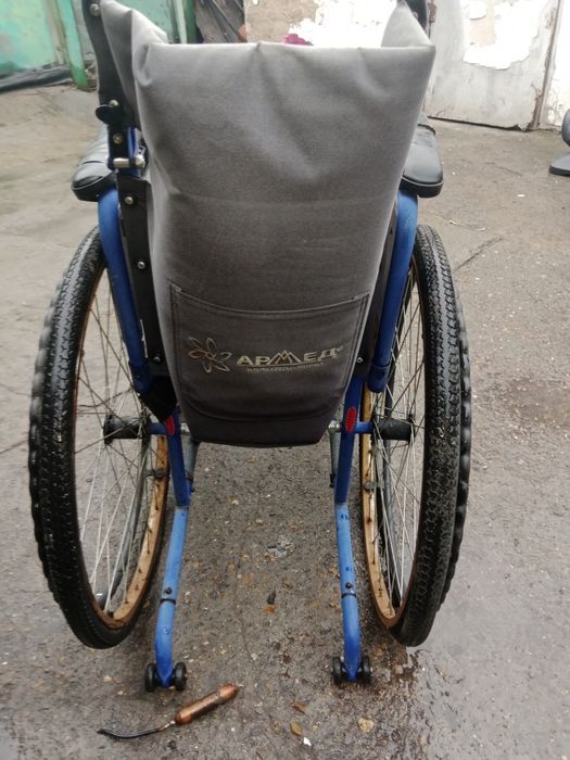 Продам коляску инвалидную