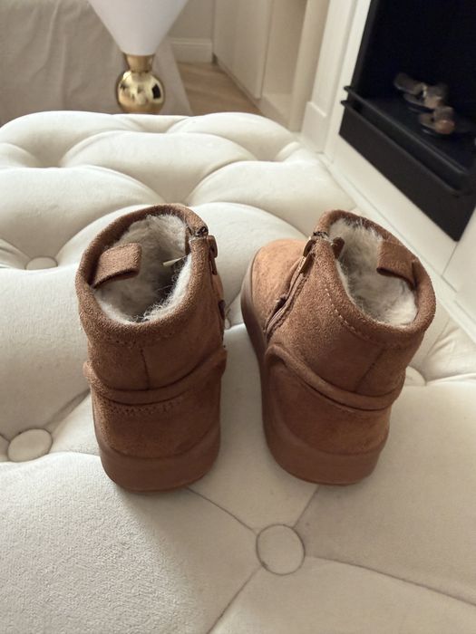 Ghete captusite pentru copii, stil ugg, maro, marimea 24.