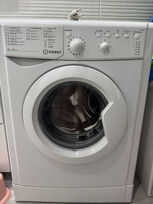 Срочно продам Стиральную машину Indesit