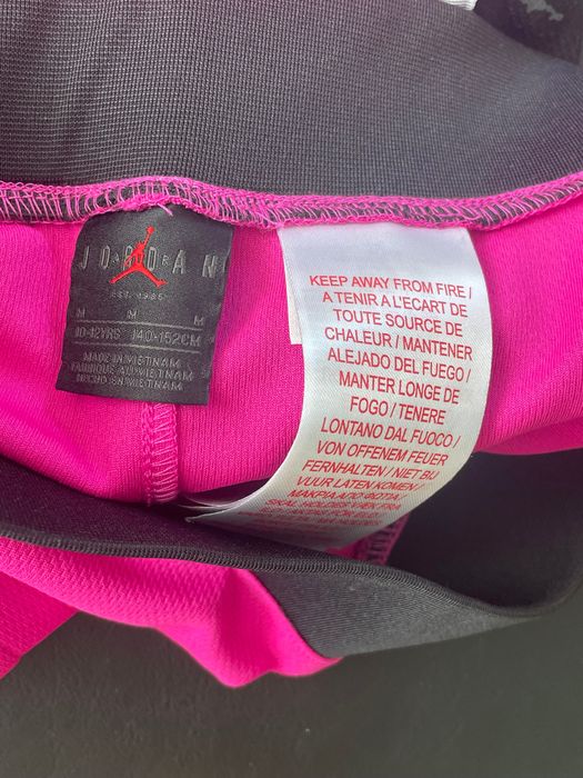 Спортна пола Jordan нова без етикети