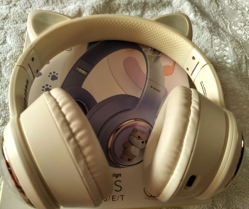 Căști audio wireless  cu urechiușe de  pisicuță