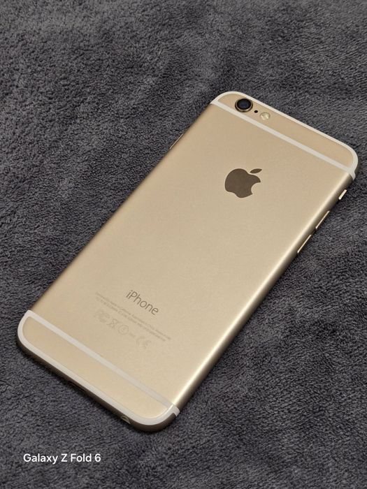 • Apple iPhone 6