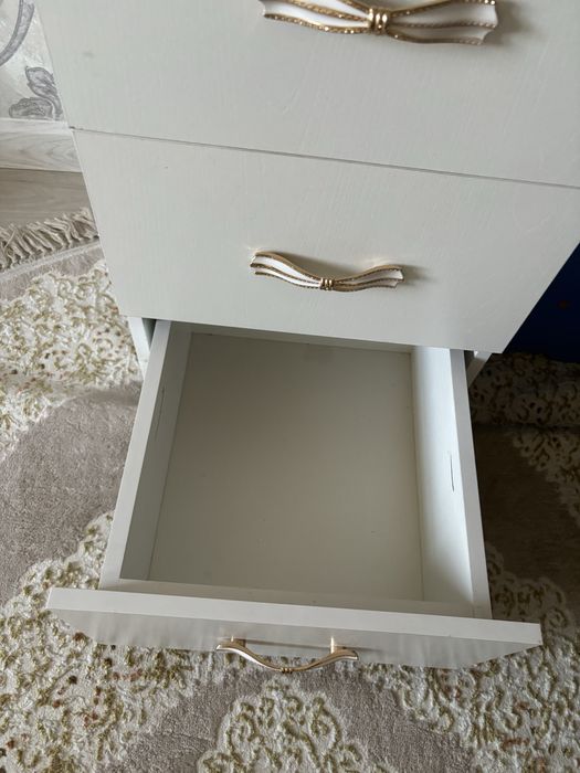 Продам стол