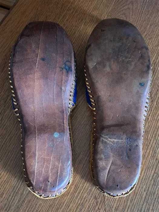 Papuci de casa vechi, marimea 40, colectie Turcia