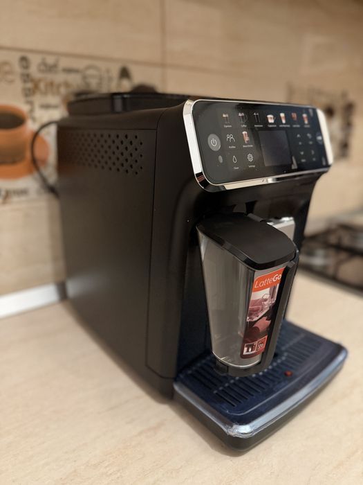 Espressor automat Philips Series 5500 LatteGo - Ca NOU