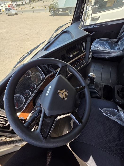 Автосамосвал Howo-T7S 6x4 - 25 т / 20 куб.м Sunhunk