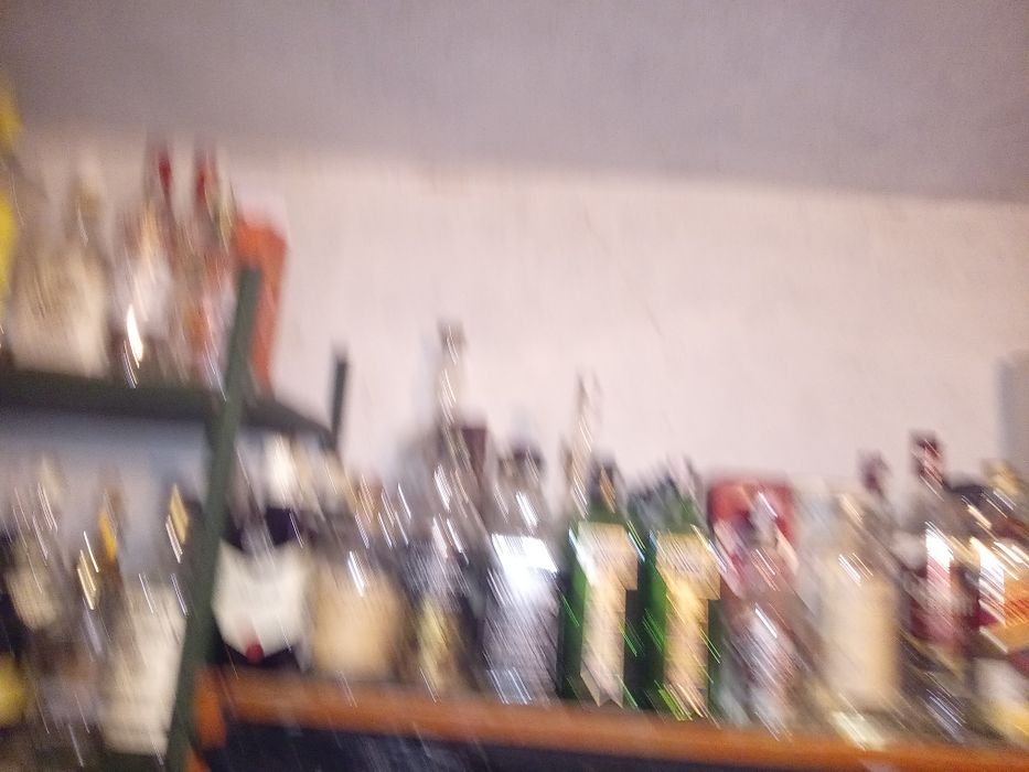 Кутии и бутилки от уиски