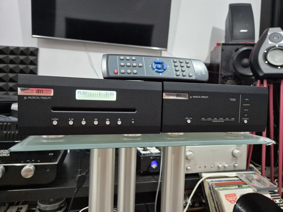 Musical Fidelity M1 DAC si M1 CDT cd player
