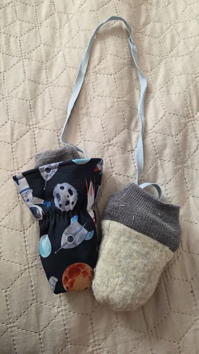 Manusi impermeabile din lana pentru bebelusii