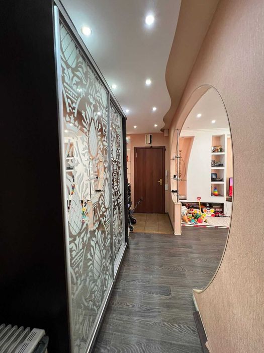 4 комн. Степной-1, 8/9 этаж