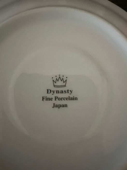 Продам сервиз на 12 персон