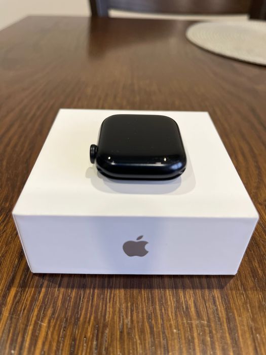 Apple Watch Series 7 2021 GPS, Midnight Aluminium 41mm, Като нов