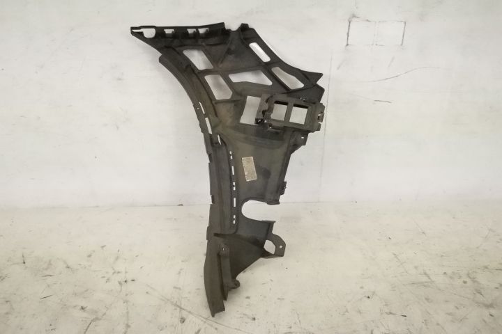 Ляв преден държач на броня Оригинален В добро състояние AMG Мерцедес-Б