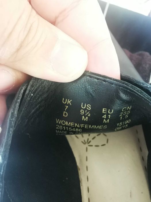 Кожени обувки Clarks нови и удобни, красиви