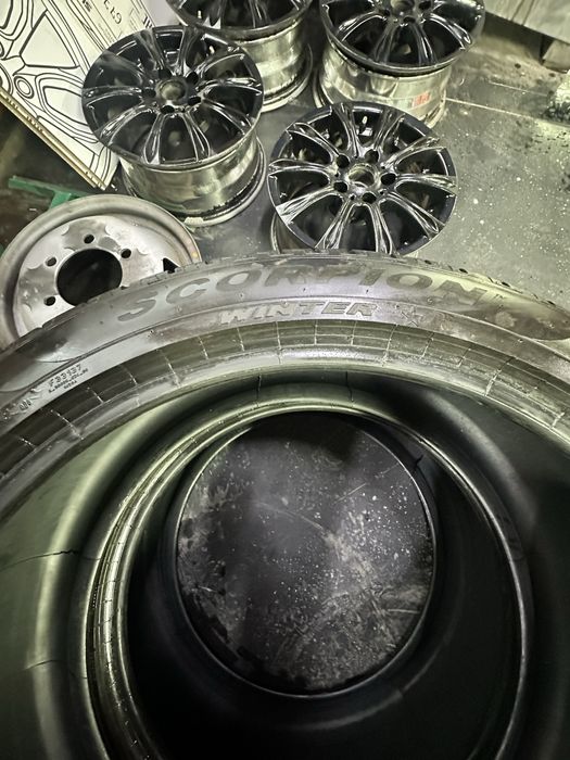 275 40 R22 pirelli scorpion SUV