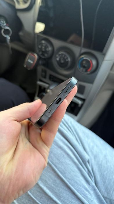 Продам 15про черный 256 98%