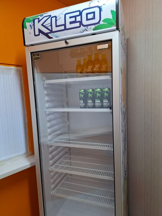 Холодильник витринный