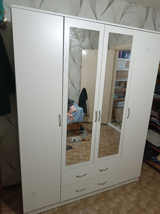 Сборка мебели...
