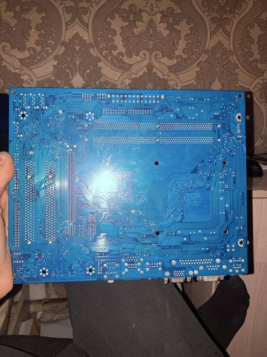 Продаю плату gigabyte отличная долго